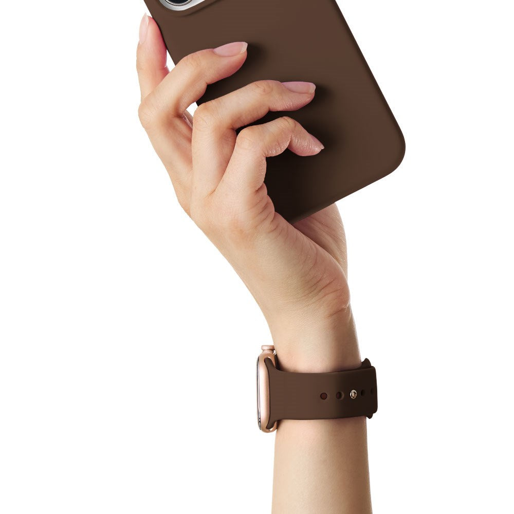 Apple Watch (42/44/SE/45/46/49mm) iDeal of Sweden Silicone Watch Strap - Size M/L - Mocha Mousse