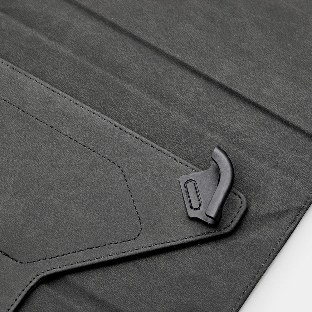 Trunk Universal Flip Case (24.5 x 17.5 x 1 cm) - Black