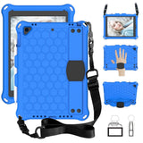 iPad (2018) / iPad (2017) / iPad Air / iPad Air 2 Kids Case w. Shoulder Strap - Beehive Pattern - Blue