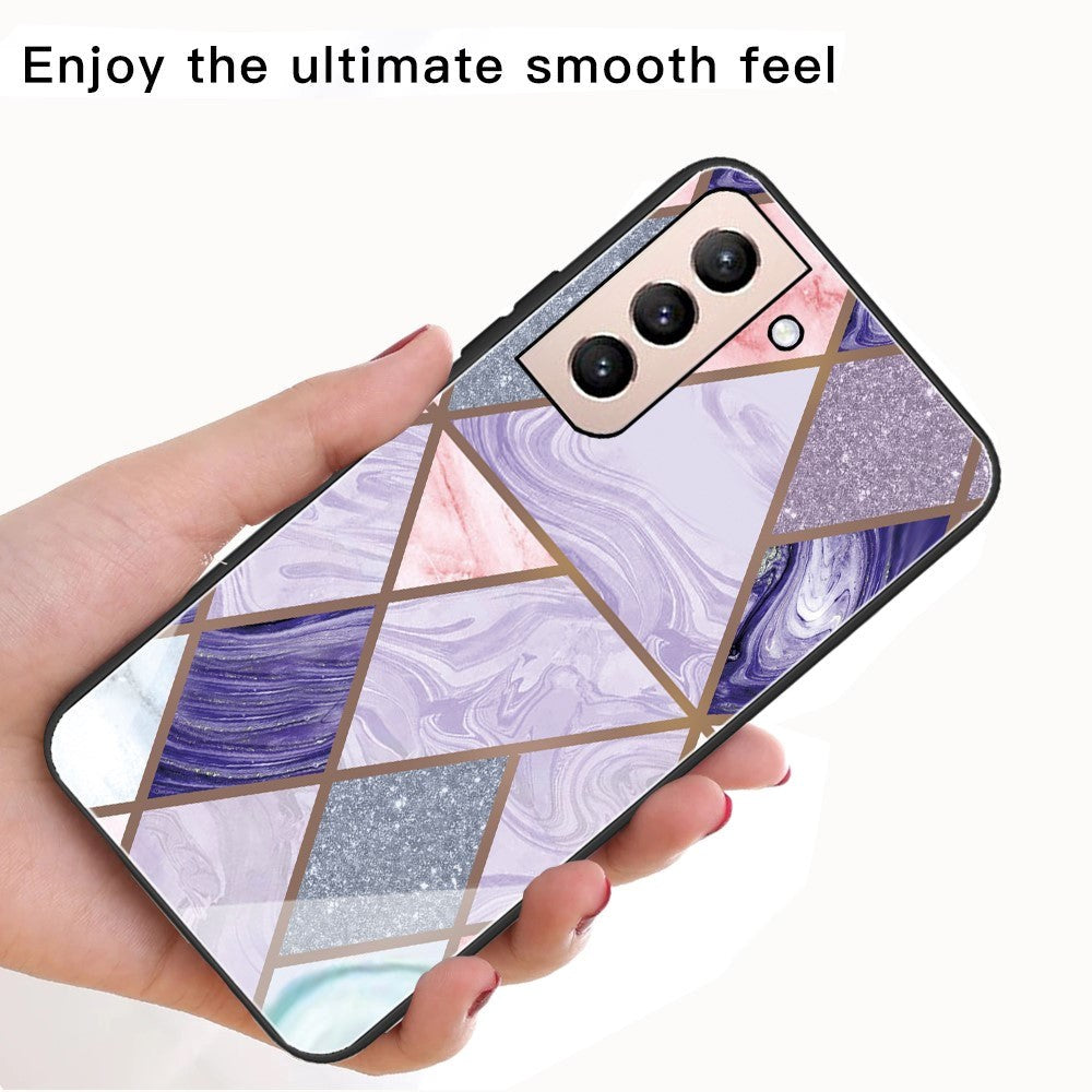 Samsung Galaxy S22 Plastic Case w. Glass Back - Purple Rhombus