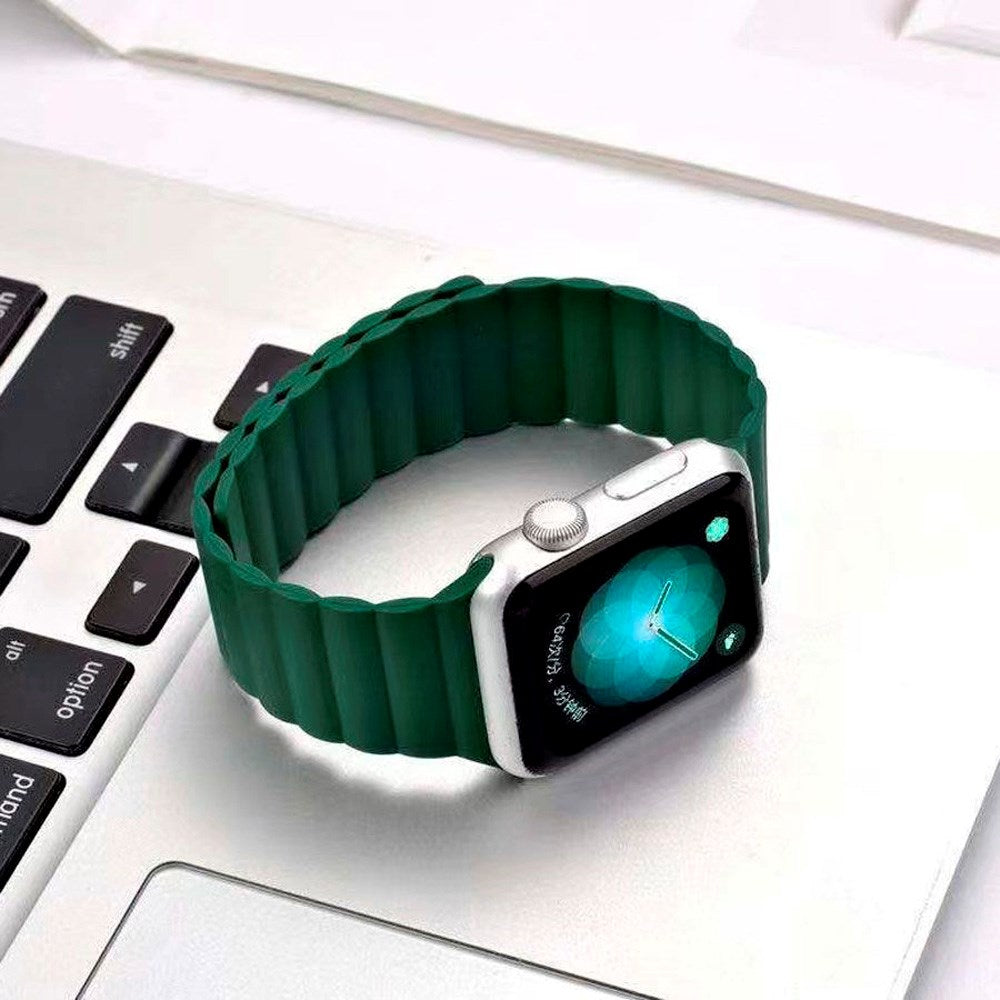 Lippa Apple Watch (38/40/SE/41/42mm) Magnetic Silicone Strap - Dark Green