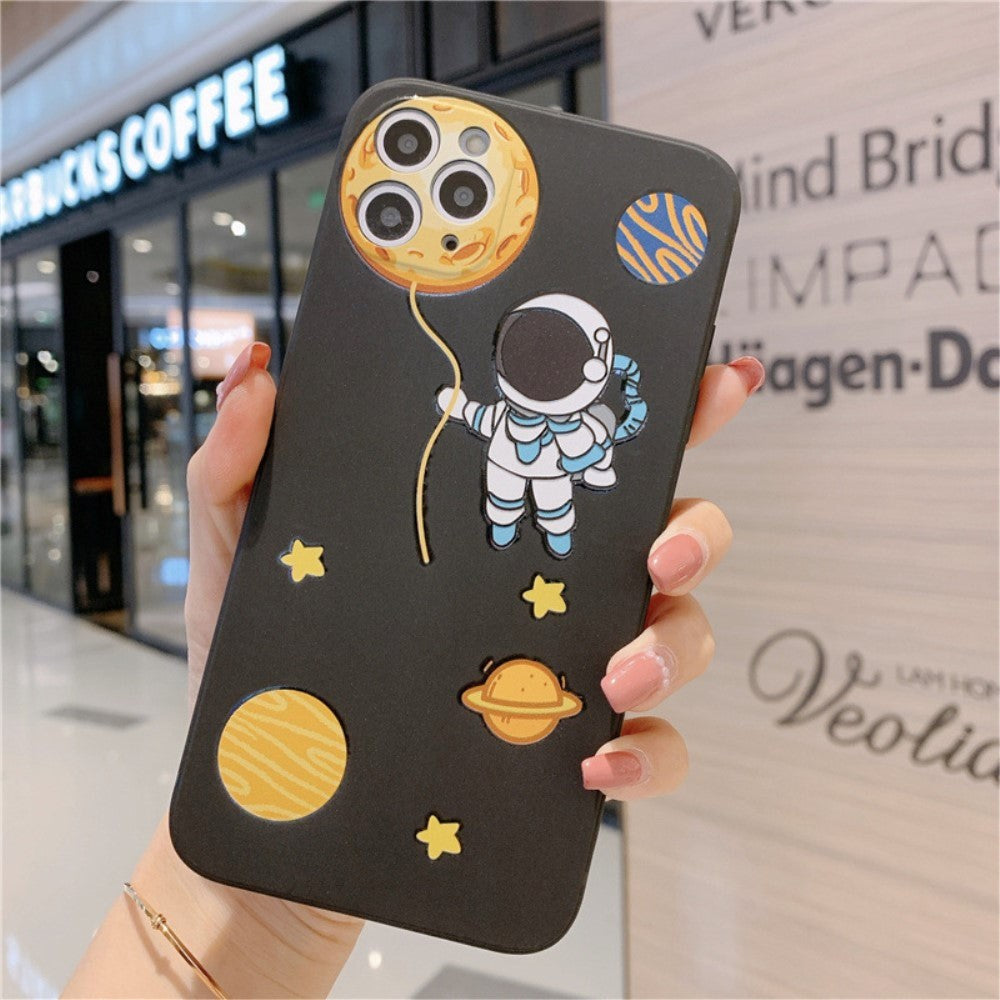 iPhone 12 Pro Flexible Case of Plastic w. Print - Astronaut in Space / Black