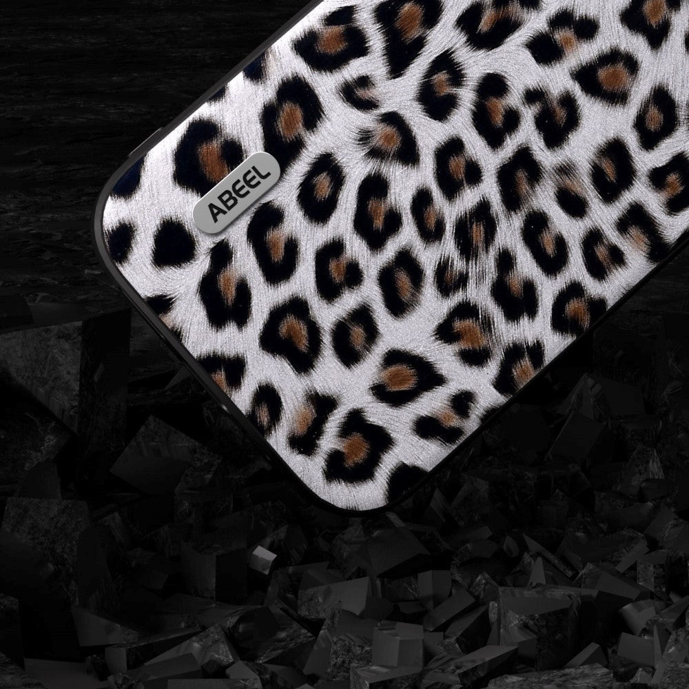 iPhone 15 Pro Flexible Plastic Back Case - Leopard Pattern - Silver