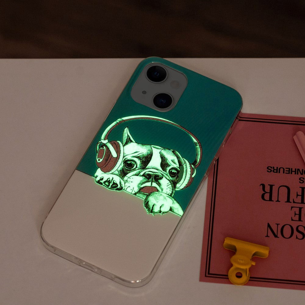 iPhone 15 Luminescent Flexible Case of Plastic w. Print - Dog with Headphones