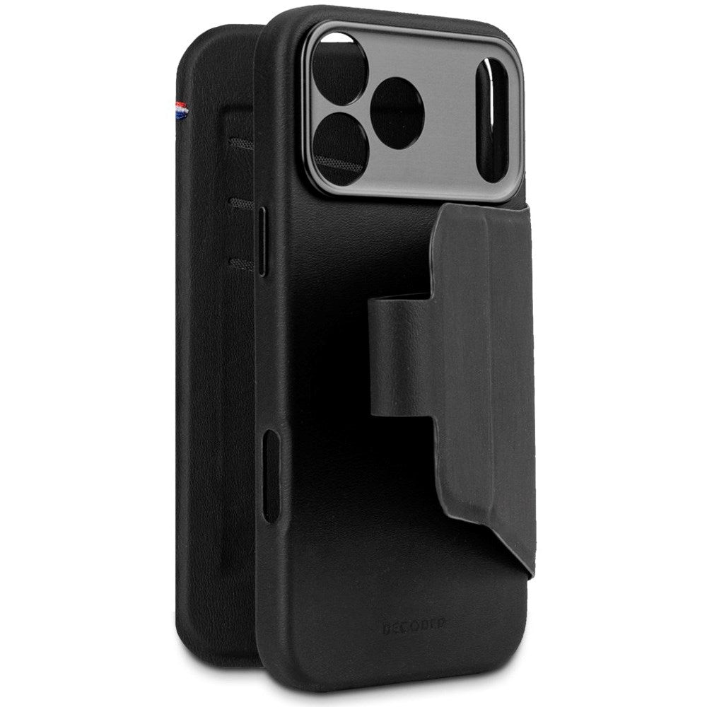 Decoded iPhone 17 Pro Textured Detachable Wallet Silicone Case - MagSafe Compatible - Phantom Black