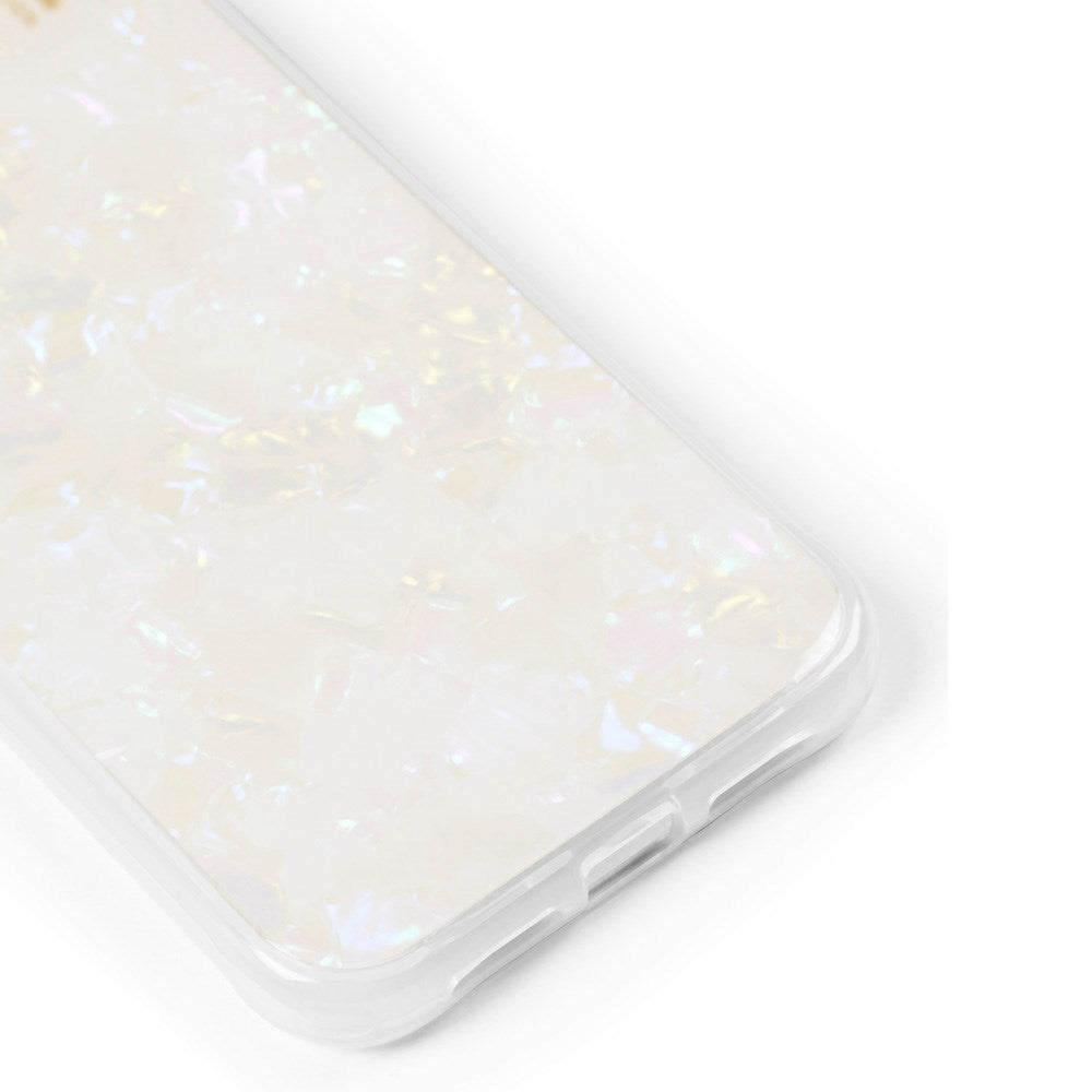 iDeal Of Sweden iPhone 11 Pearlized Case - White