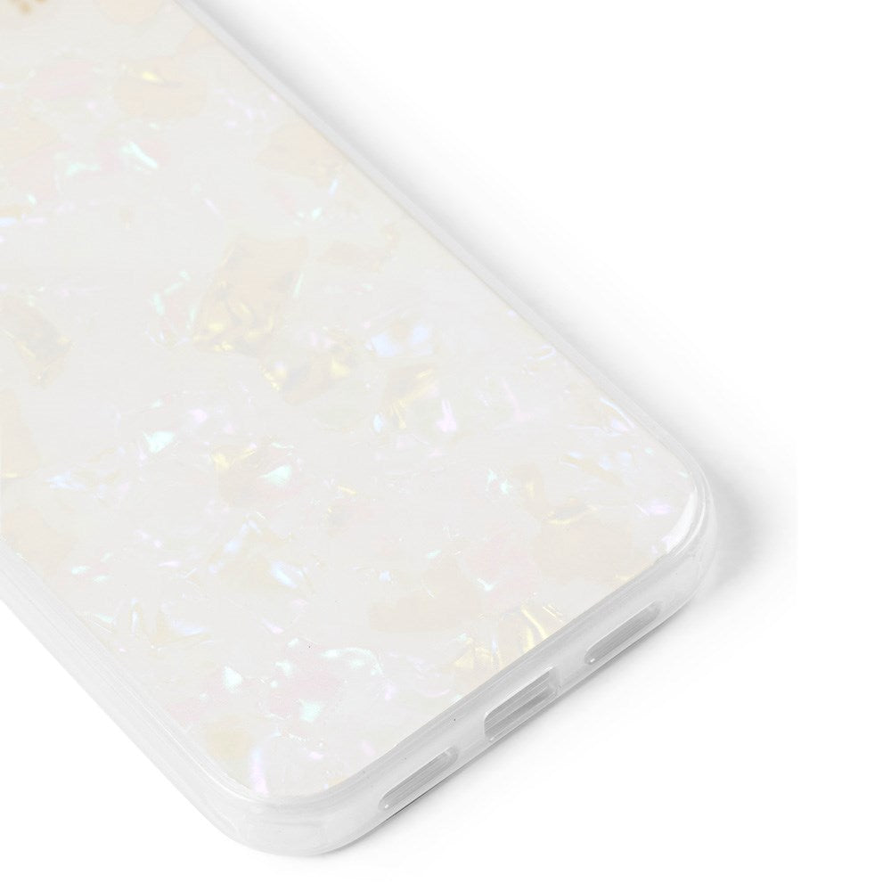 iDeal Of Sweden iPhone 12 / 12 Pro Pearlized Case - White