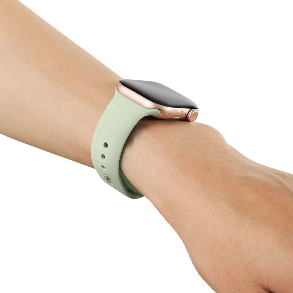 Apple Watch (38/40/SE/41/42mm) iDeal of Sweden Silicone Watch Strap - Size S/M - Sage Green